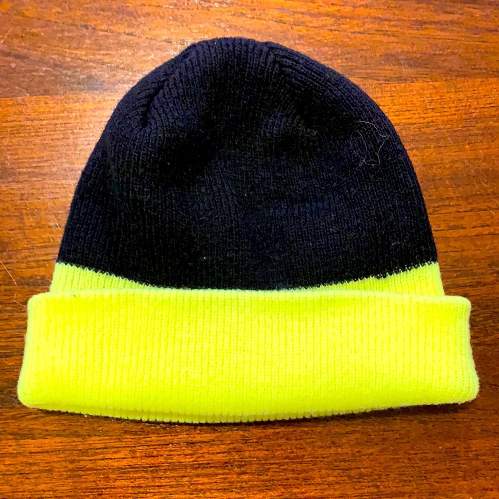 Beanie winter hat. High visibility. Unisex.